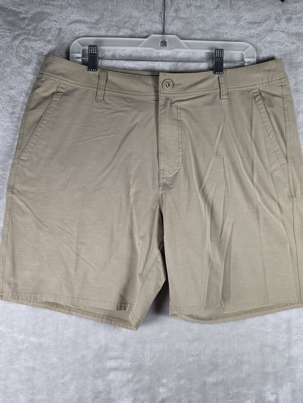 Huk Performance Fishing Shorts Mens Size 36 Athletic Performance Khaki 7” Inseam
